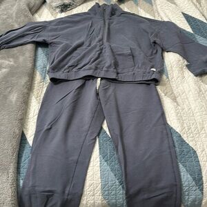 Vuori fleece pullover and sweatpants Size M